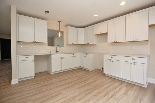 Building Photo - 1140 Orchard Dr