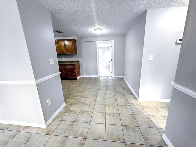 Building Photo - 8628 Velvet Dr