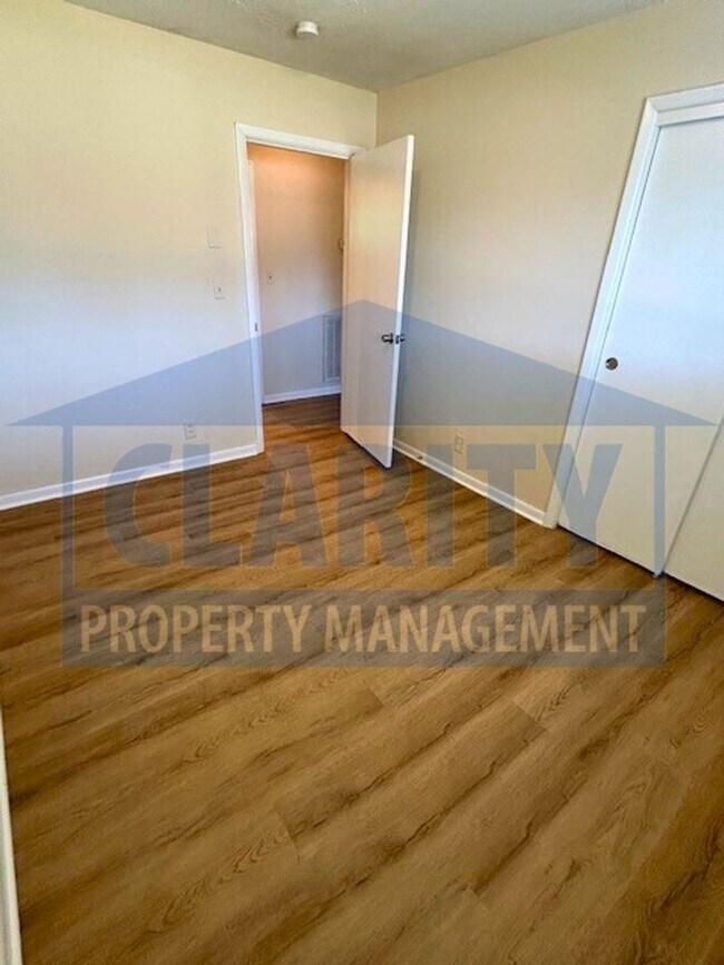 Building Photo - Three bedroom ranch-style home in Chattanooga!