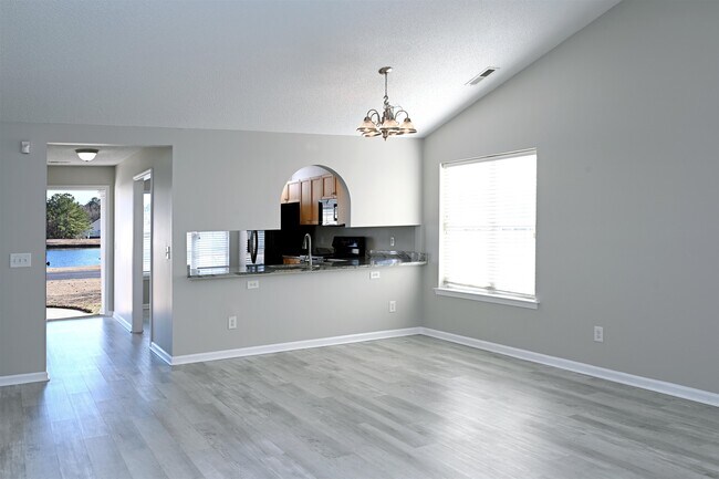 Building Photo - 8256 Tartan Ln