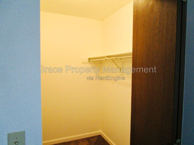 Building Photo - 3275 S Ammons St