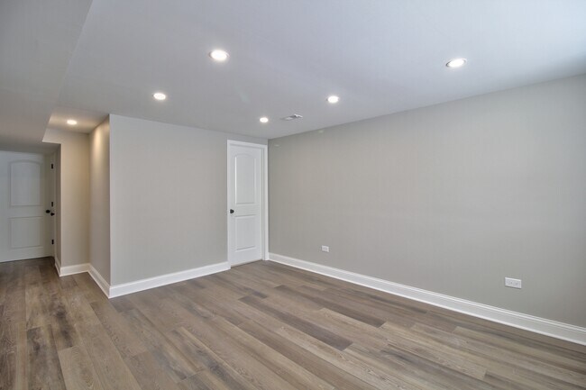 Building Photo - 312 Hickory Ave