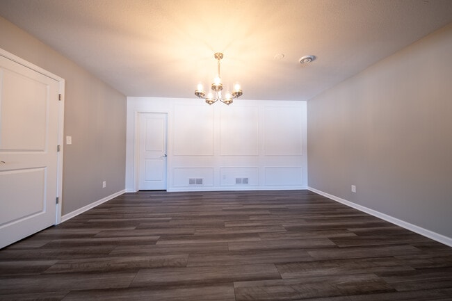 Building Photo - 6668 Coach House Ln