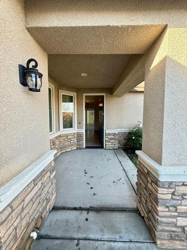 Building Photo - 1762 Bolton Ave