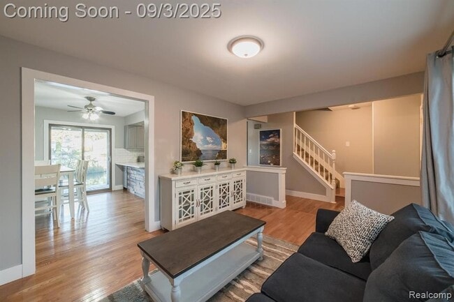 Building Photo - 1253 Bamford St
