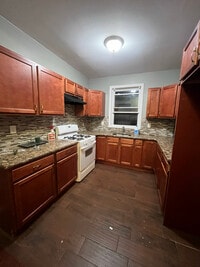 Building Photo - 89 Cedar Ave