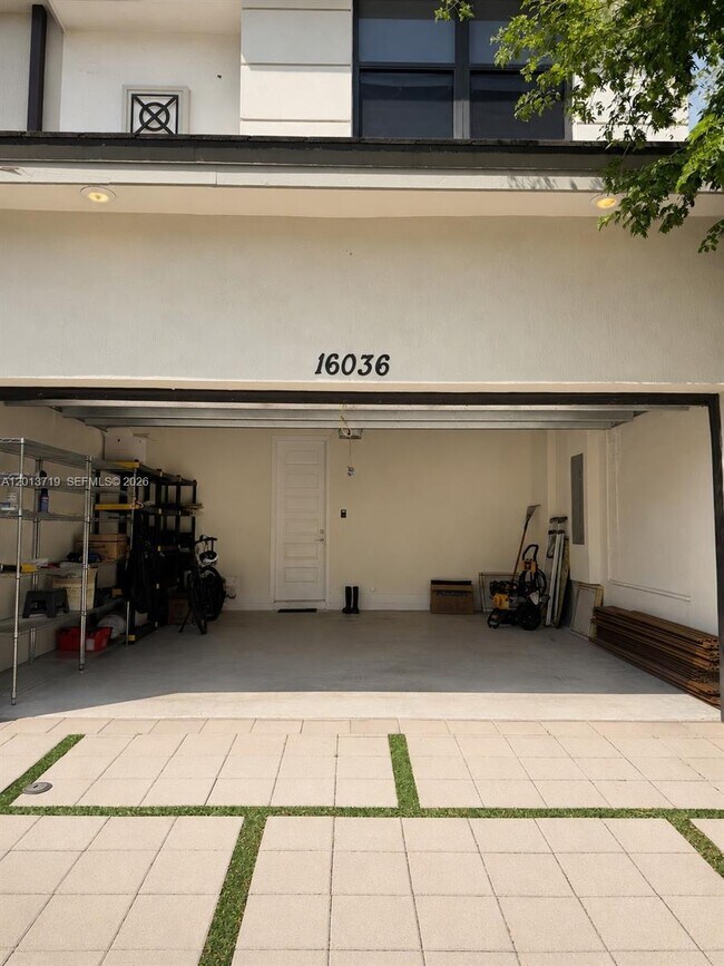 Building Photo - 16036 NW 89th Ct