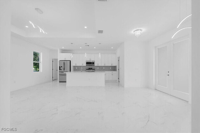 Building Photo - 1508 Hibiscus Ave