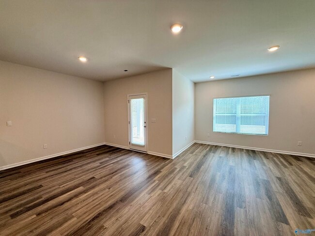 Building Photo - 1263 Eidson St