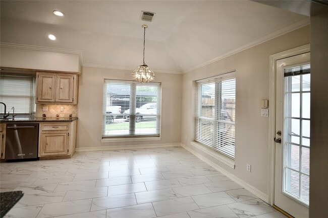 Building Photo - 1839 Lakewinds Dr