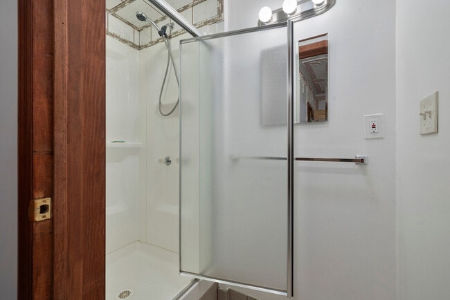 Building Photo - 163 Silver Lake Rd