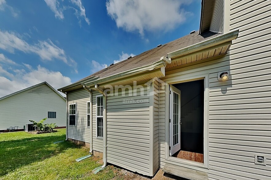 Building Photo - 1914 Amacher Dr