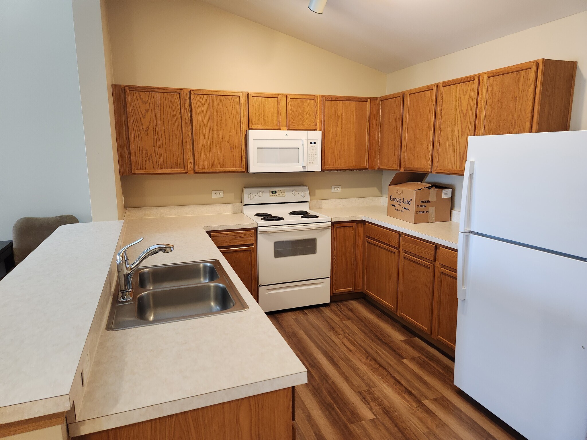 Building Photo - 1819 Silverstone Dr