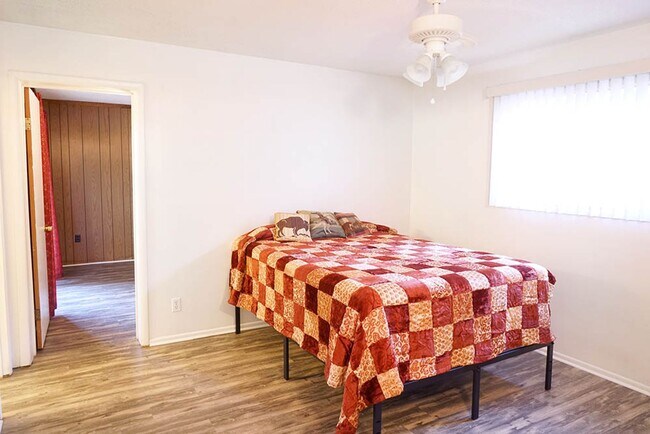 Building Photo - ASU Proximity Meets Comfort in This 4-Bedroom Tempe Home