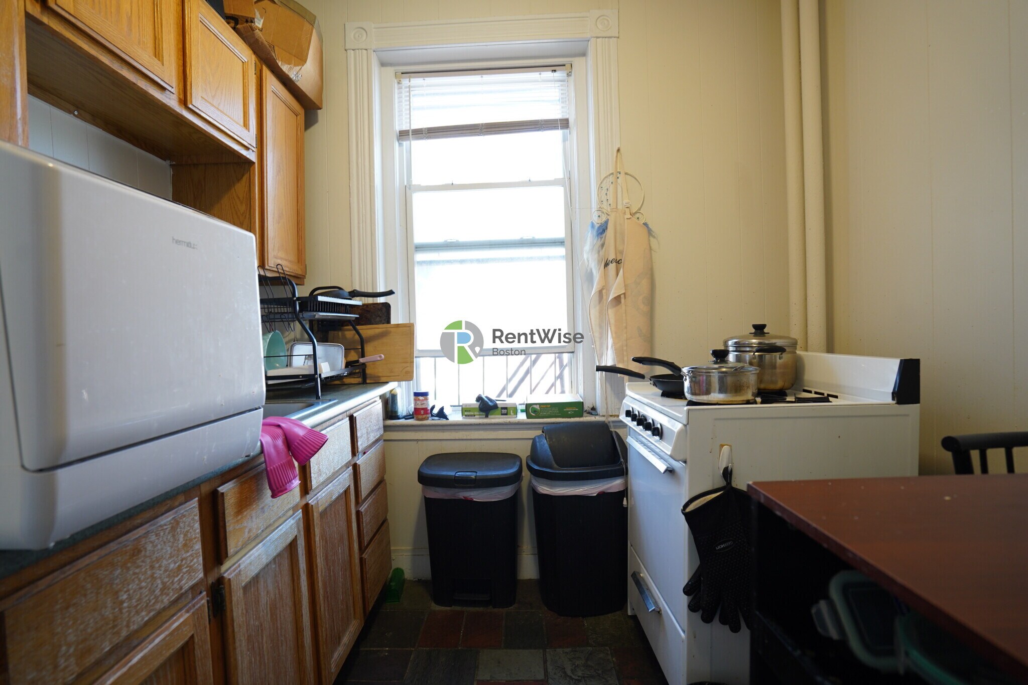 Building Photo - 79 Gordon St