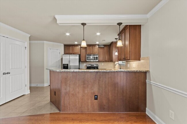 Building Photo - 2525 Millwood Cir SE