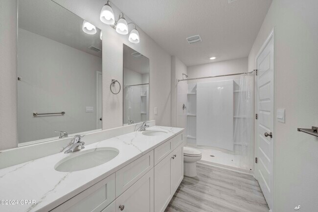 Building Photo - 282 Boggy Creek Way