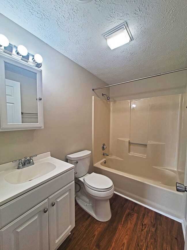 Building Photo - 316 Jones Ln