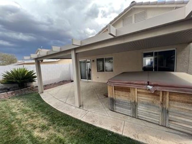 Building Photo - Great Single Story in Silverado Ranch Area