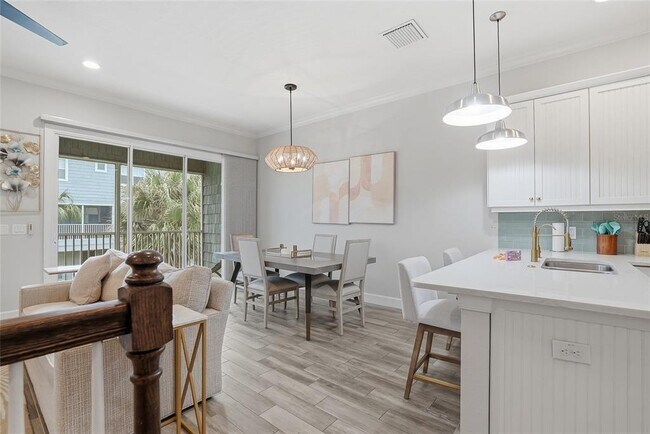 Building Photo - 3162 Moorings Dr S