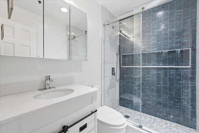 Building Photo - 600 Jefferson St