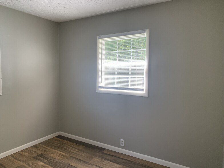 Building Photo - 10614 McPherson St