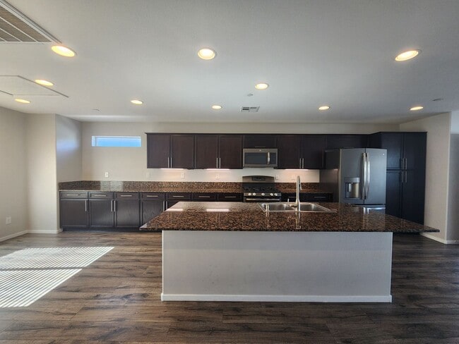 Building Photo - Unique condo with rooftop Strip Views and modern amenities.