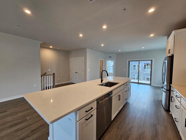 Building Photo - 13721 COBBLE Loop