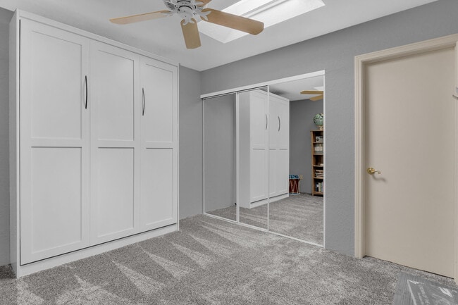 Building Photo - 17 Lugo Dr