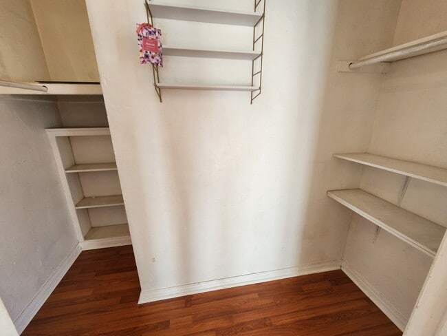 Building Photo - 126 N Almont Dr