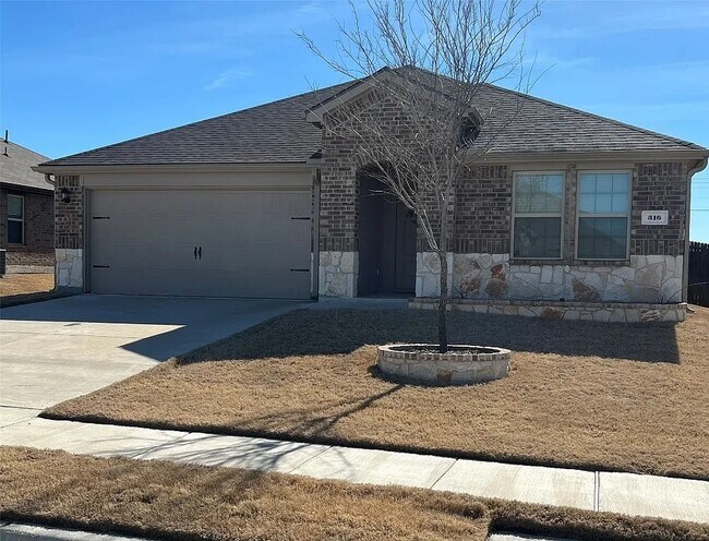 Primary Photo - 316 Chuck Wagon Dr
