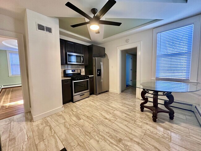 Building Photo - 928 Townsend Ave