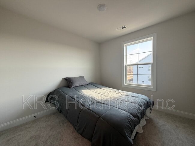 Building Photo - 2027 Melbourne St