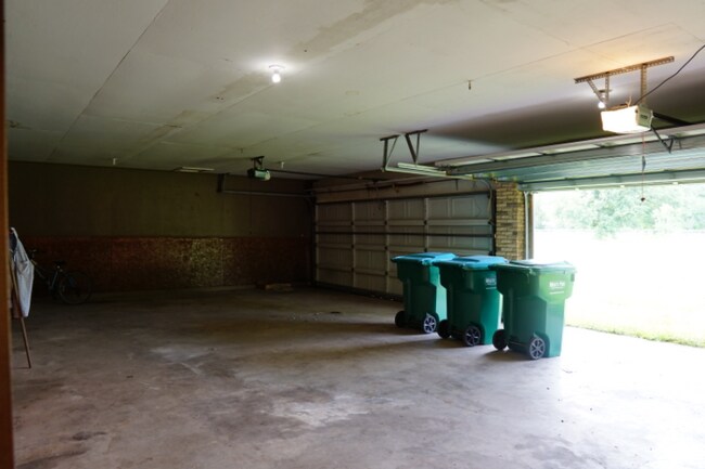 Building Photo - 14379 Duckworth Rd