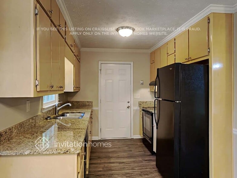 Building Photo - 1902 Pond Ridge Ct