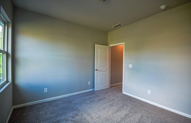 Building Photo - 104 Black Gum