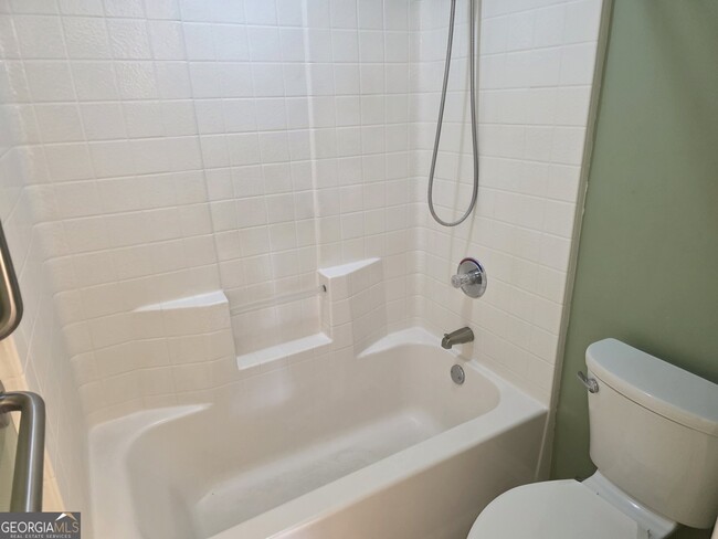 Building Photo - 136 Towne Pk E Dr