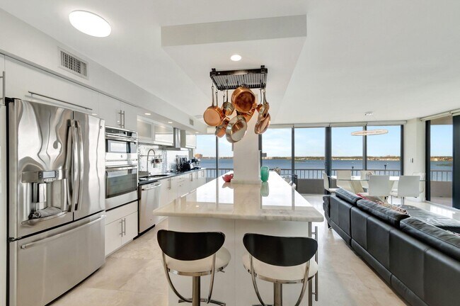 Building Photo - 5550 N Ocean Dr