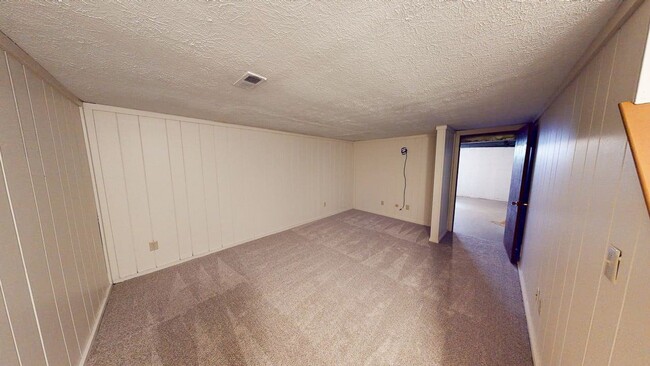 Building Photo - 5917 Shadow Lake Cir