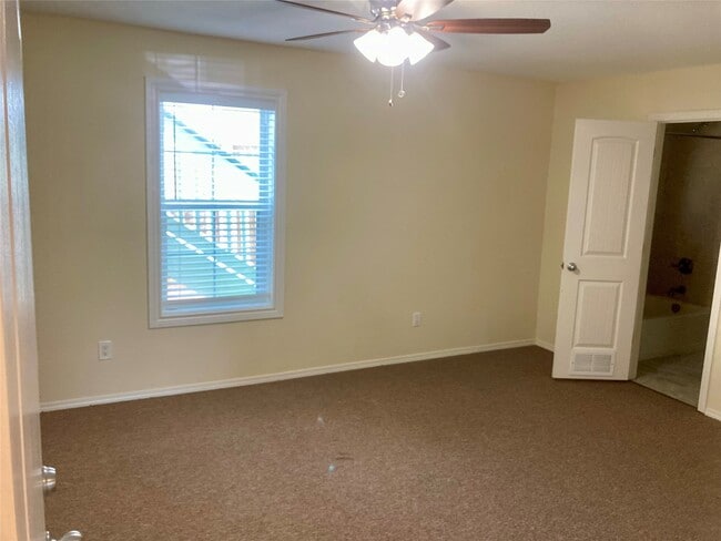 Building Photo - 1602 Avenue O