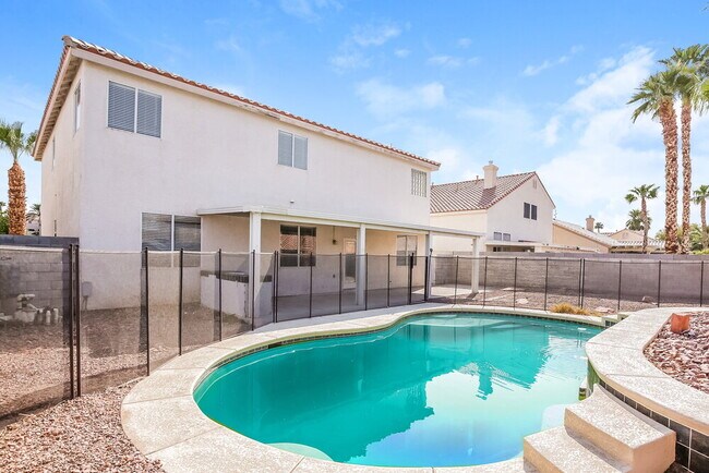 Building Photo - 1102 Broomfield Dr