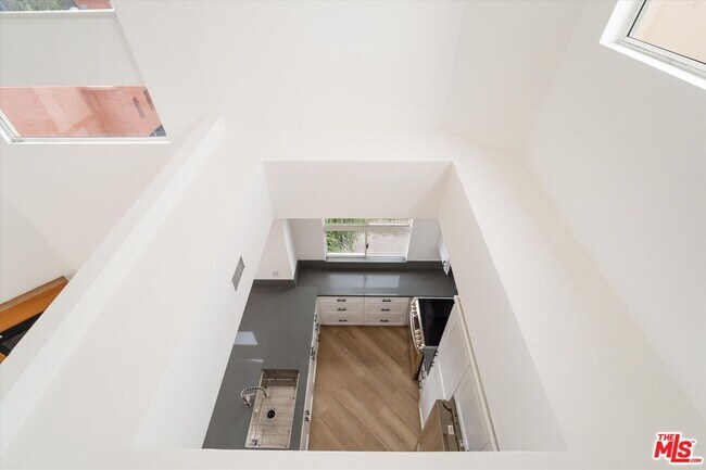 Building Photo - 235 Main St