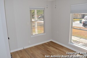 Building Photo - 204 Royal Dr