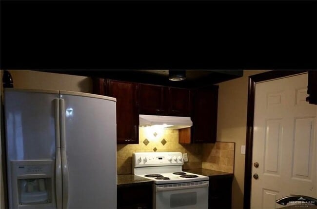 Building Photo - 5 Zinnia Ave