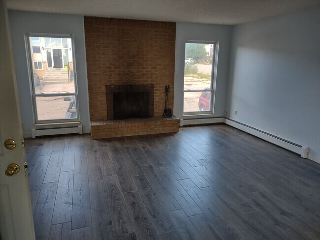 Building Photo - 1438 Nokomis Dr
