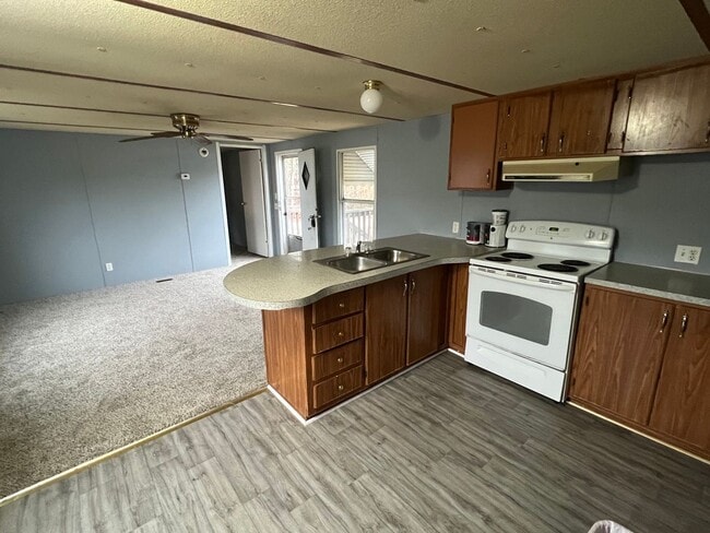 Building Photo - 2 Bedroom 1 Bath for rent