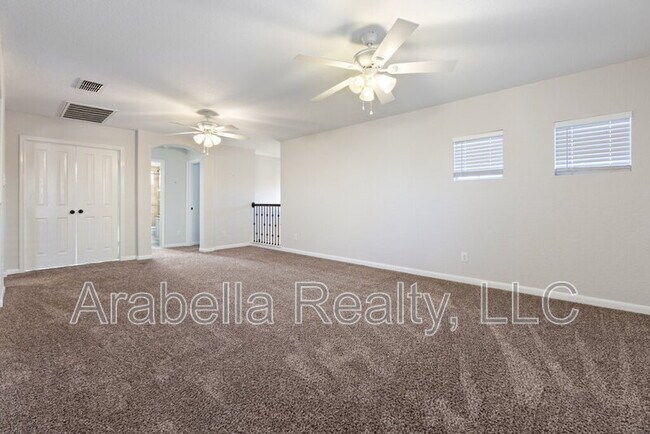 Building Photo - 208 Dove Run