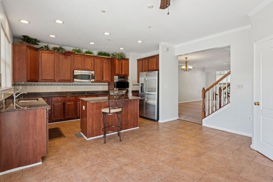 Building Photo - 4229 Talmadge Cir