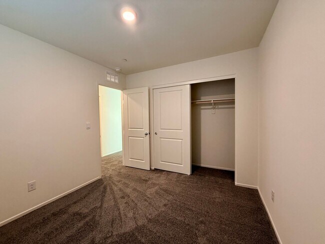 Building Photo - BRAND NEW 3 BED 2.5 BATH 2 CAR GARAGE TOWNHOUSE W/ LOFT FOR RENT!!!