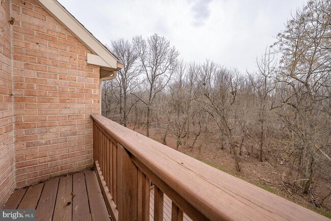 Building Photo - 26 Rampart Dr